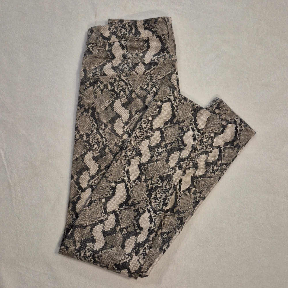 H&M Regular Rise Skinny Super Stretch Snakeskin Print Jeans Pants Women Size 8